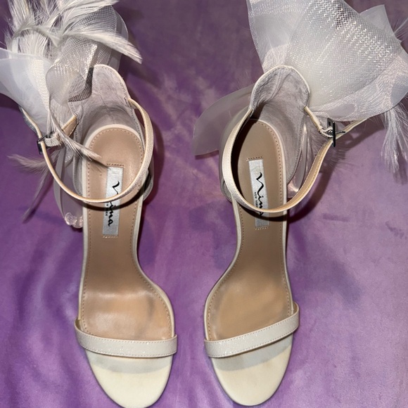 Heels - Picture 3 of 8